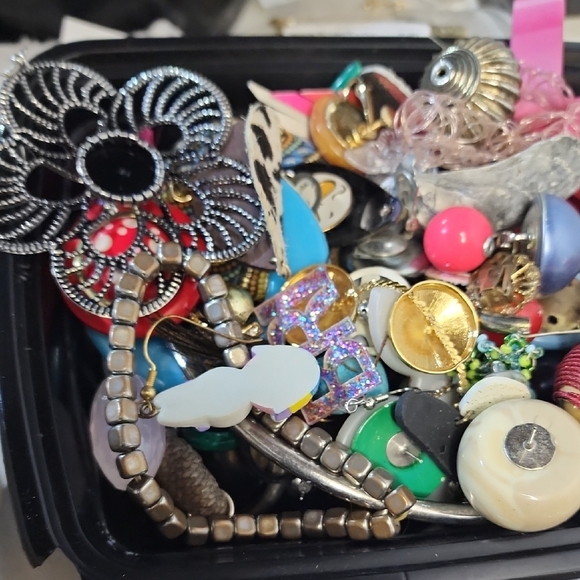 1 Lb Assorted Jewelry For Craft Making  #031626-1 - Picture 3 of 6